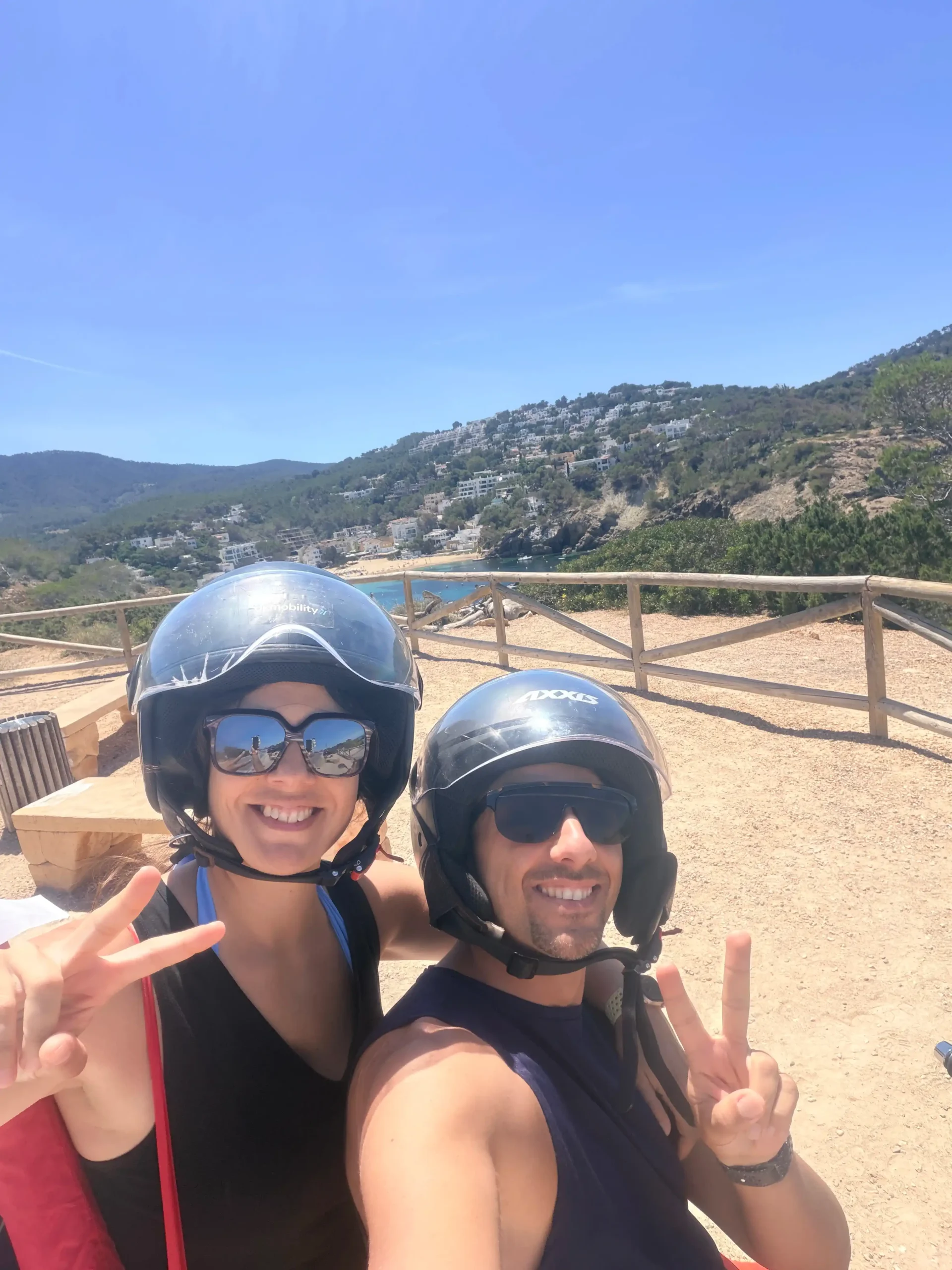 Ana y su marido en Ibiza